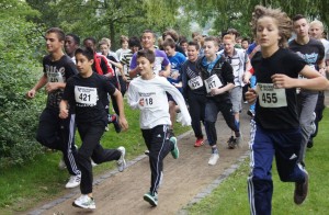 ,,Comeback” des Crosslaufs: Nach einer Pause von vier Jahren findet die Sportveranstaltung wieder statt. Am Freitag nächster Woche, 22. Mai, begeben sich die Schülerinnen und Schüler der ESG auf einen Rundkurs in der Rheinaue.